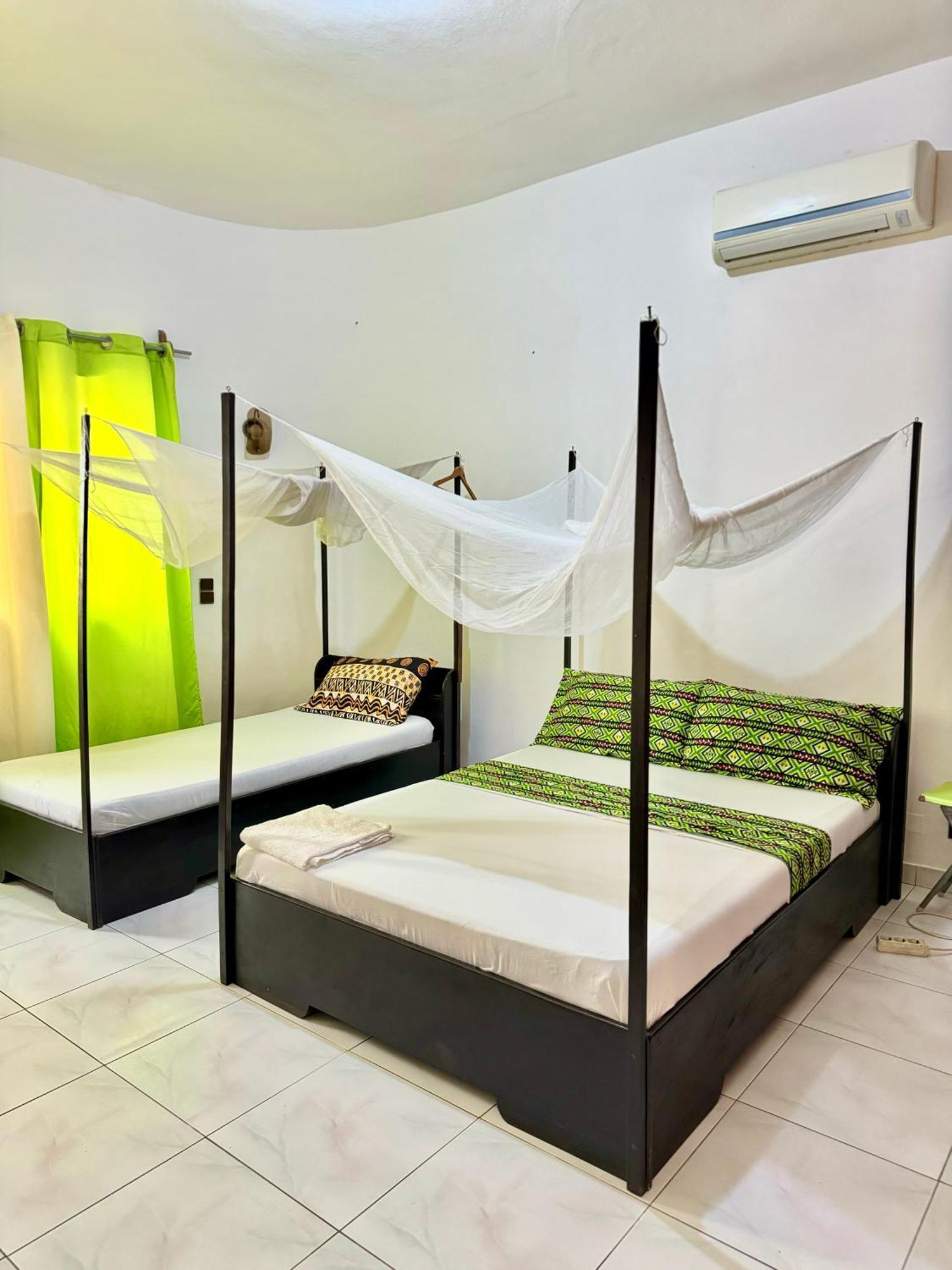 Guesthouse Cocotiers Cotonou Exterior foto