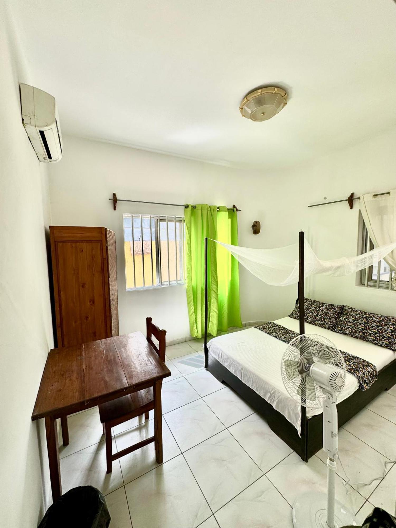 Guesthouse Cocotiers Cotonou Exterior foto