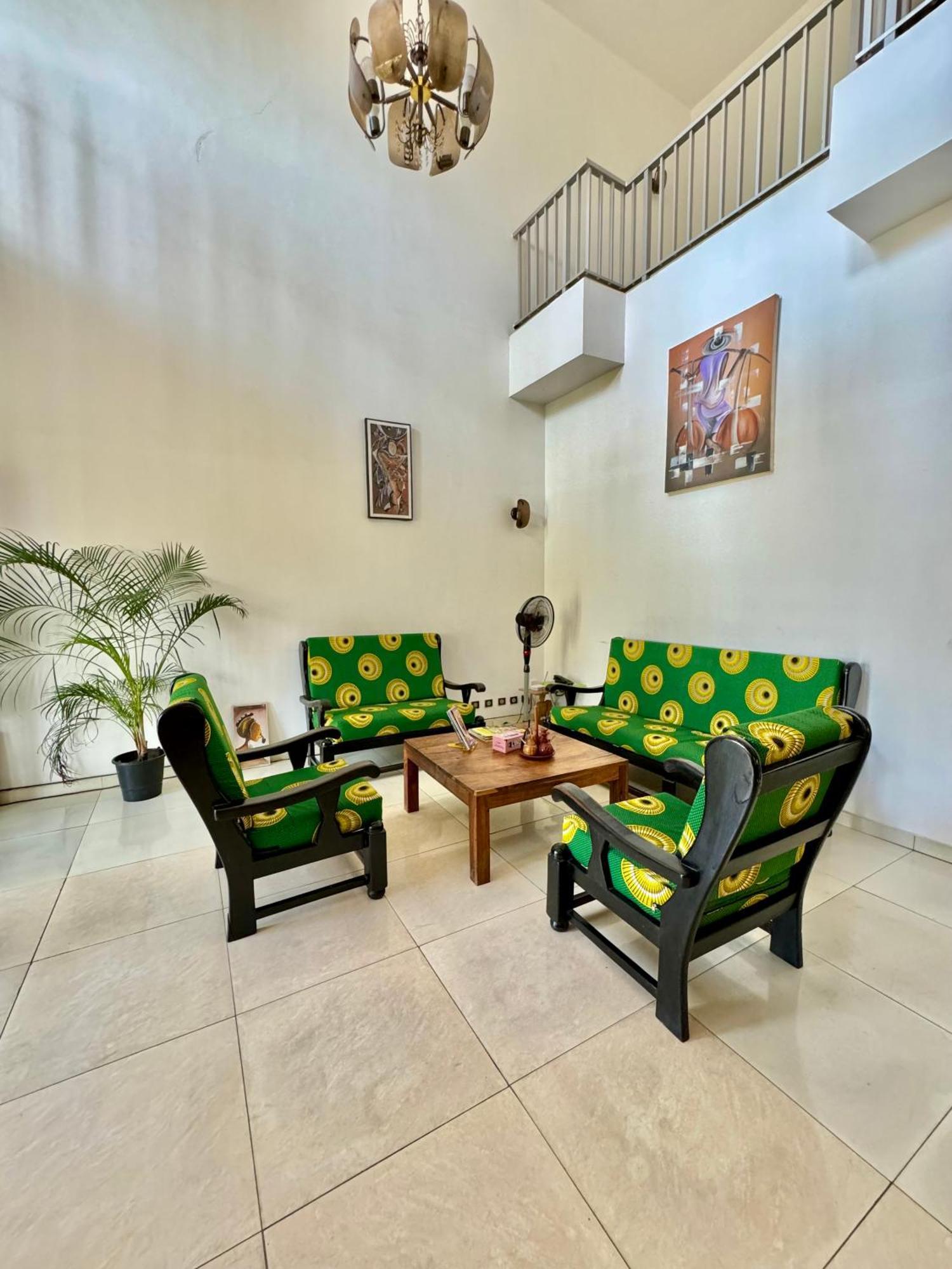 Guesthouse Cocotiers Cotonou Exterior foto