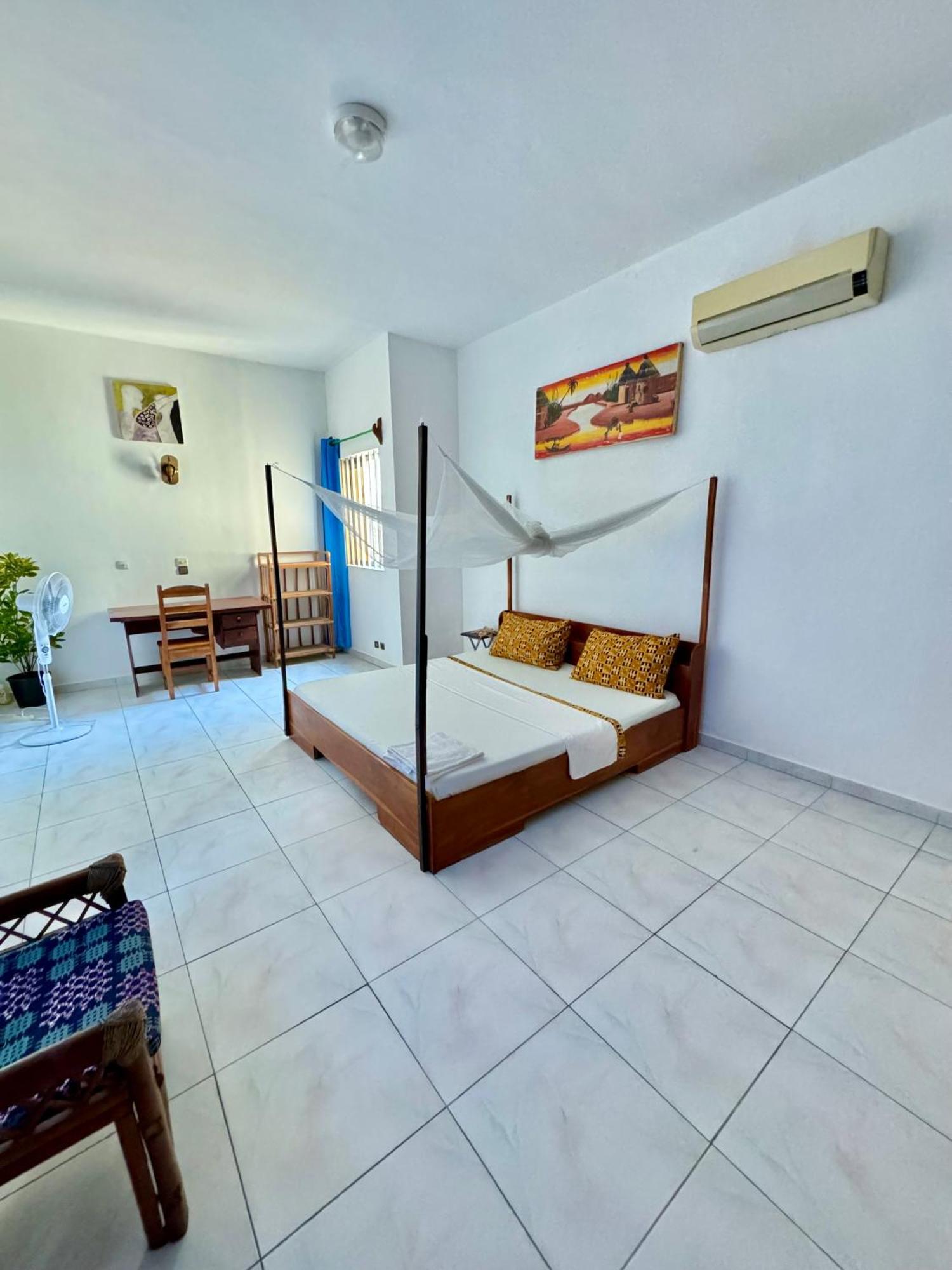 Guesthouse Cocotiers Cotonou Exterior foto