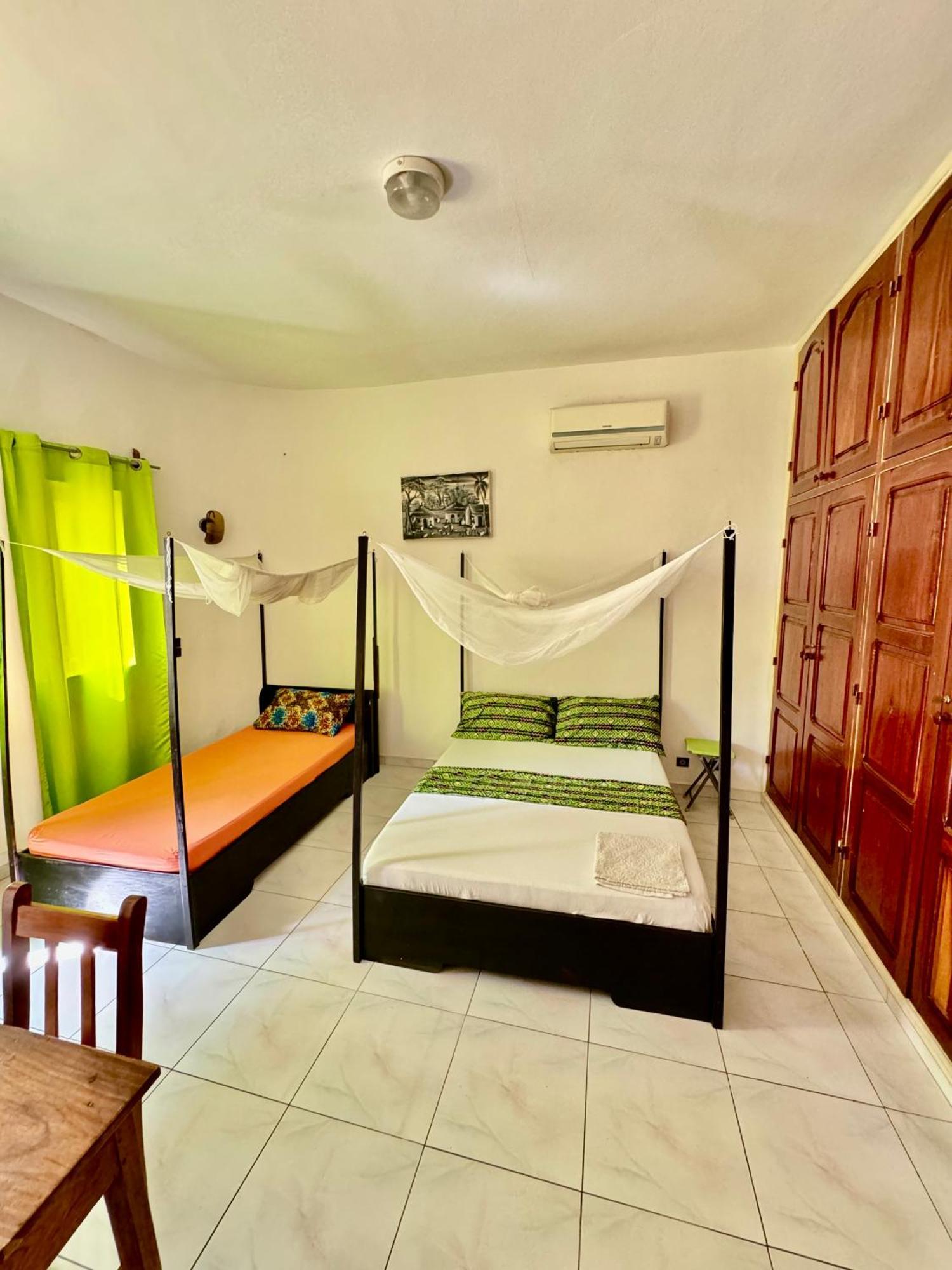 Guesthouse Cocotiers Cotonou Exterior foto